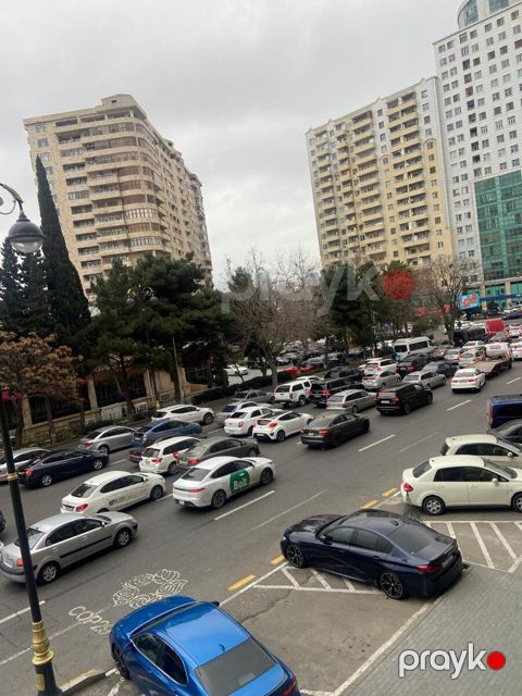 İcarəyə verilir 5 otaqlı köhnə tikili 120 m²