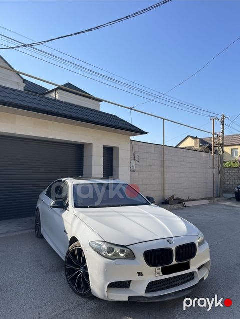 BMW 5 series: 2 l | 2015 il Sedan