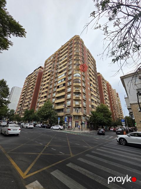 Satılır 4 otaqlı yeni tikili 250 m²