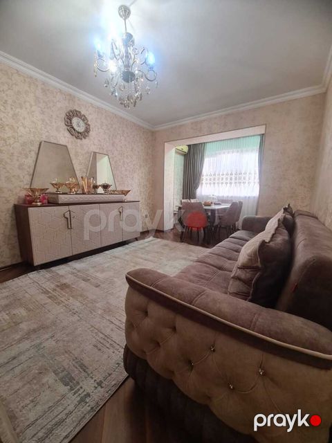 Satılır 3 otaqlı köhnə tikili 90 m²