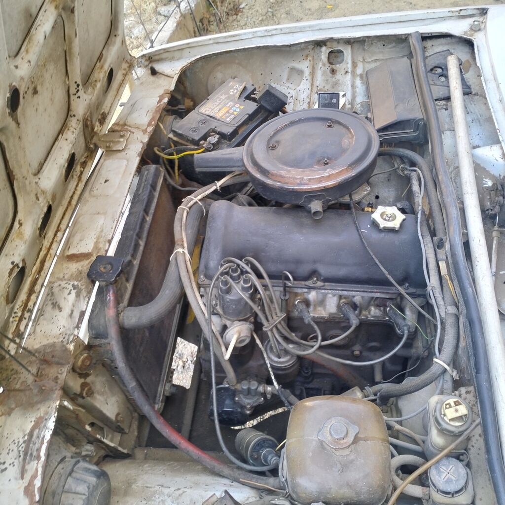 Lada 2104 universal, ağ rəng. - Kuzov: 5 qapılı universal gövdə, iri — Avto, Bakı (9)