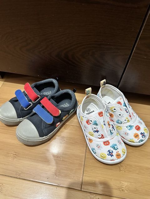 Kinetix və mothercare ayaqqabısı — Bakı