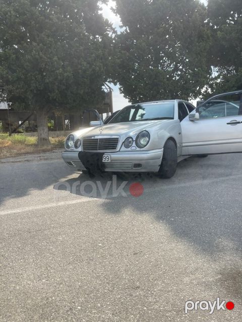 Mercedes E 230, 2.3 L, 1997 il, 610 000 km — Bakı