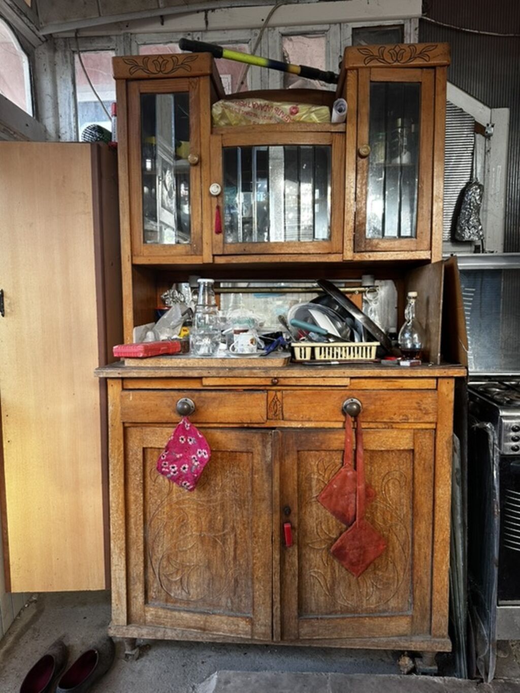Taxta mətbəx bufeti - Material: tam ağac (korpus və qapılar), təbii — Mallar, Bakı