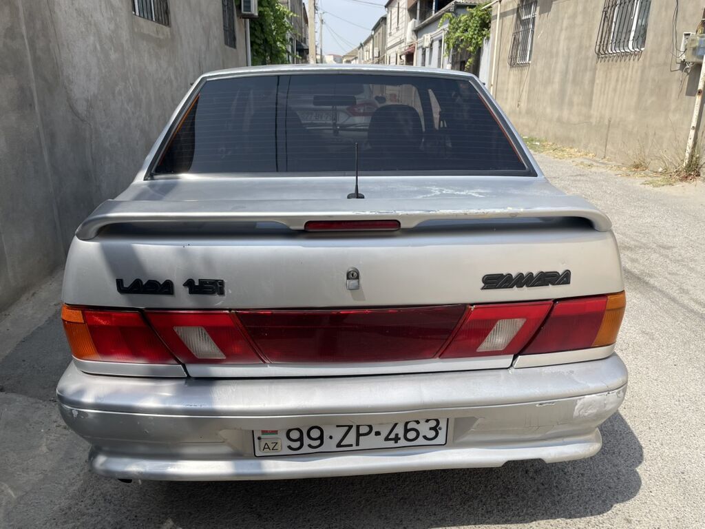 VAZ 2115 avtomobili, gümüşü rəngdə sedan kuzovlu modeldir. Şəkillərdə — Avto, Sumqayıt (9)
