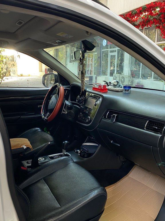 Mitsubishi Outlander, 3.0 L, 2015 il, 180 000 km — Avtomobillər, Mingəçevir (5)