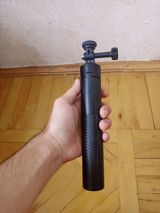 Qatlana bilən teleskopik tripod/selfie stick təqdim olunur. Telefon — Электроника