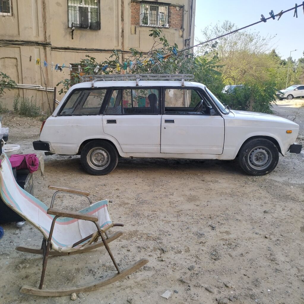 Lada 2104 universal, ağ rəng. - Kuzov: 5 qapılı universal gövdə, iri — Avto, Bakı (4)