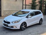 Kia Ceed SW, 1.4 L, 2012 il, 260 000 km — Автомобили