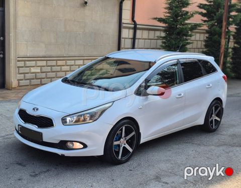 Kia Ceed SW, 1.4 L, 2012 il, 260 000 km