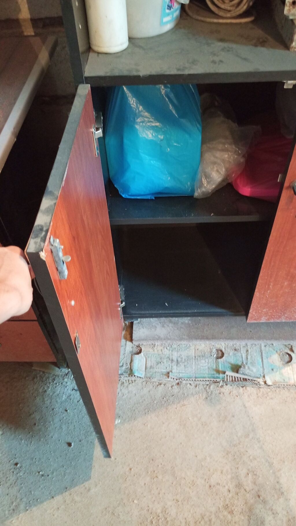 Şfayner satılır çox təcili problemi oduki 1 şüşesi yoxdur Real — Mallar, Bakı (4)