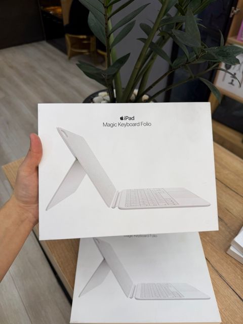Apple iPad (A16) Magic Keyboard Folio — Bakı