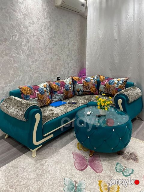 ZKünc divan açılmır baza yoxdur pufik daxil 350₼. Ünvan Masazir (TT) M