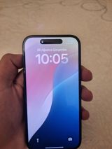 IPhone 15, Qara — Apple iPhone