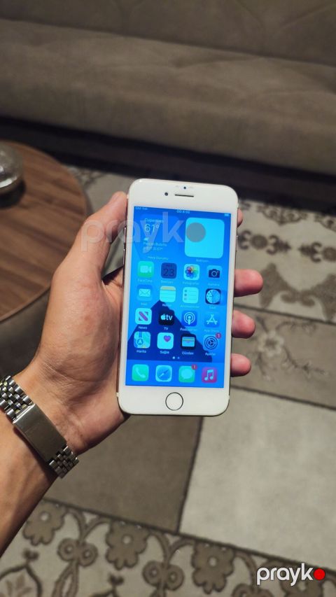 IPhone 7, 32 GB, Rose Gold, Barmaq izi