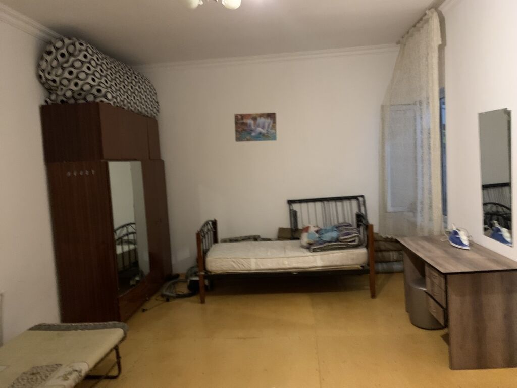 Kiraye ev verilir ! Telebe ve İşleyen xanımlar üçün! Ev İnqlabdadır — Daşınmaz əmlak, Bakı (2)