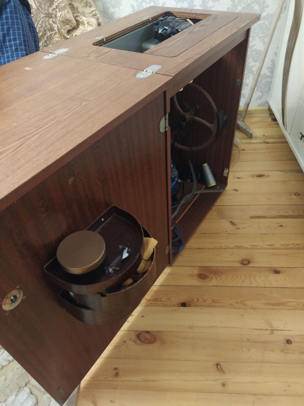 AZ işlənib. Podolsk markalı tikiş maşını mebel tipli masa ilə birlikdə — Elektronika, Xırdalan (2)