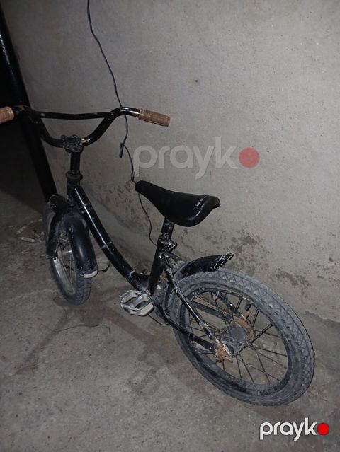 Uşaq velosipedi – 16” təkər ölçüsü Xüsusiyyətlər: - Rəng: qara -