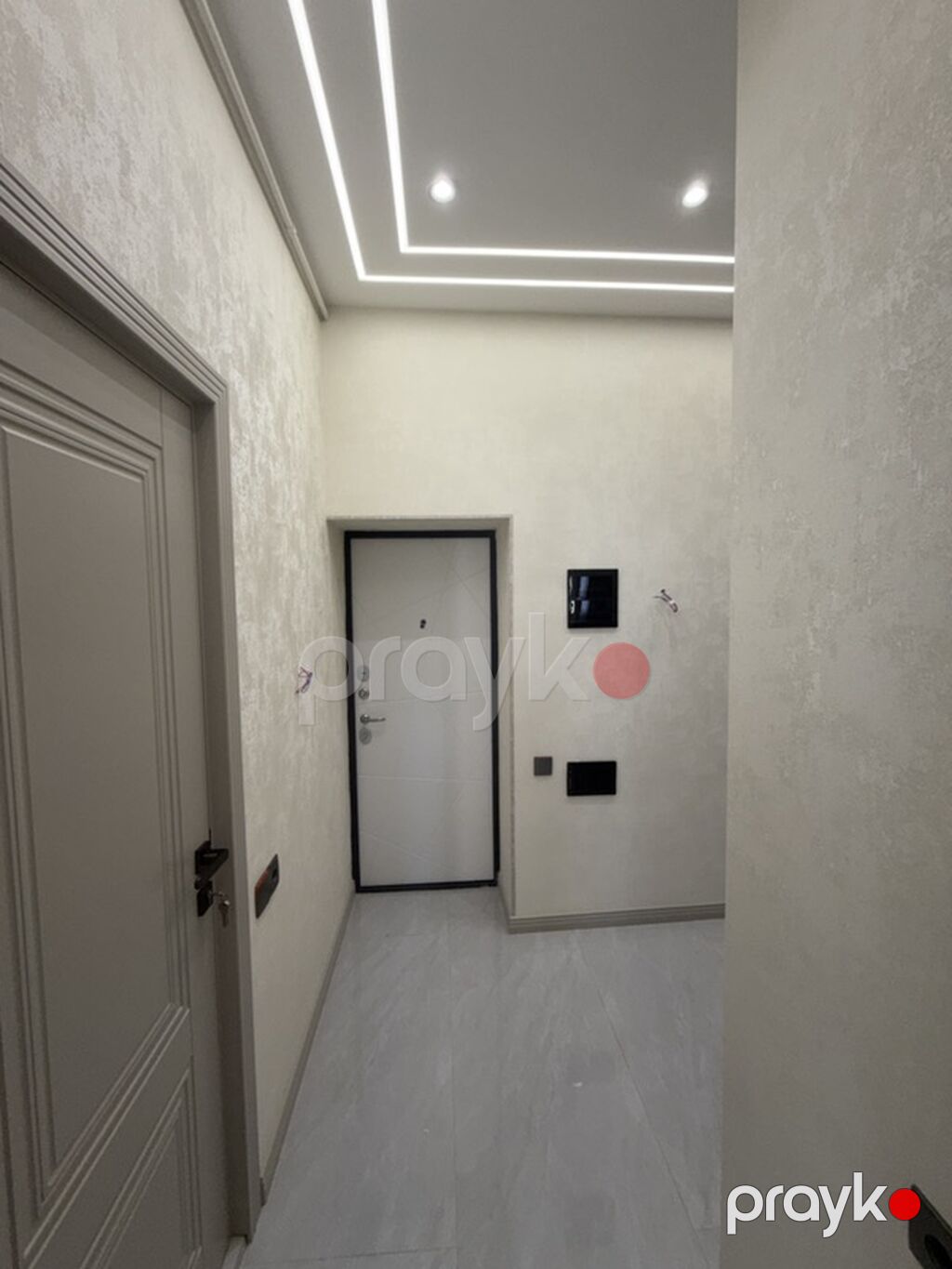 Salam. Ev Elmlər metrosunun yanında yerləşir. Qoç ət və Chaikənd — Daşınmaz əmlak, Bakı (3)