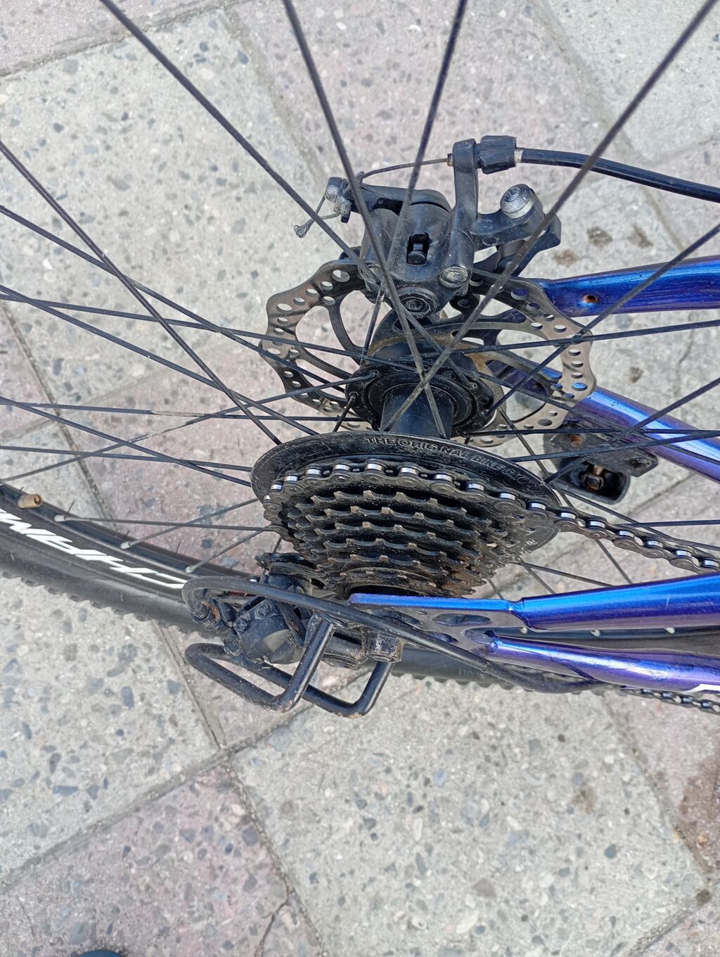 Champion markalı velosiped. Mavi rəngli çərçivəyə malikdir və — Dağ velosipedləri, Sumqayıt (3)