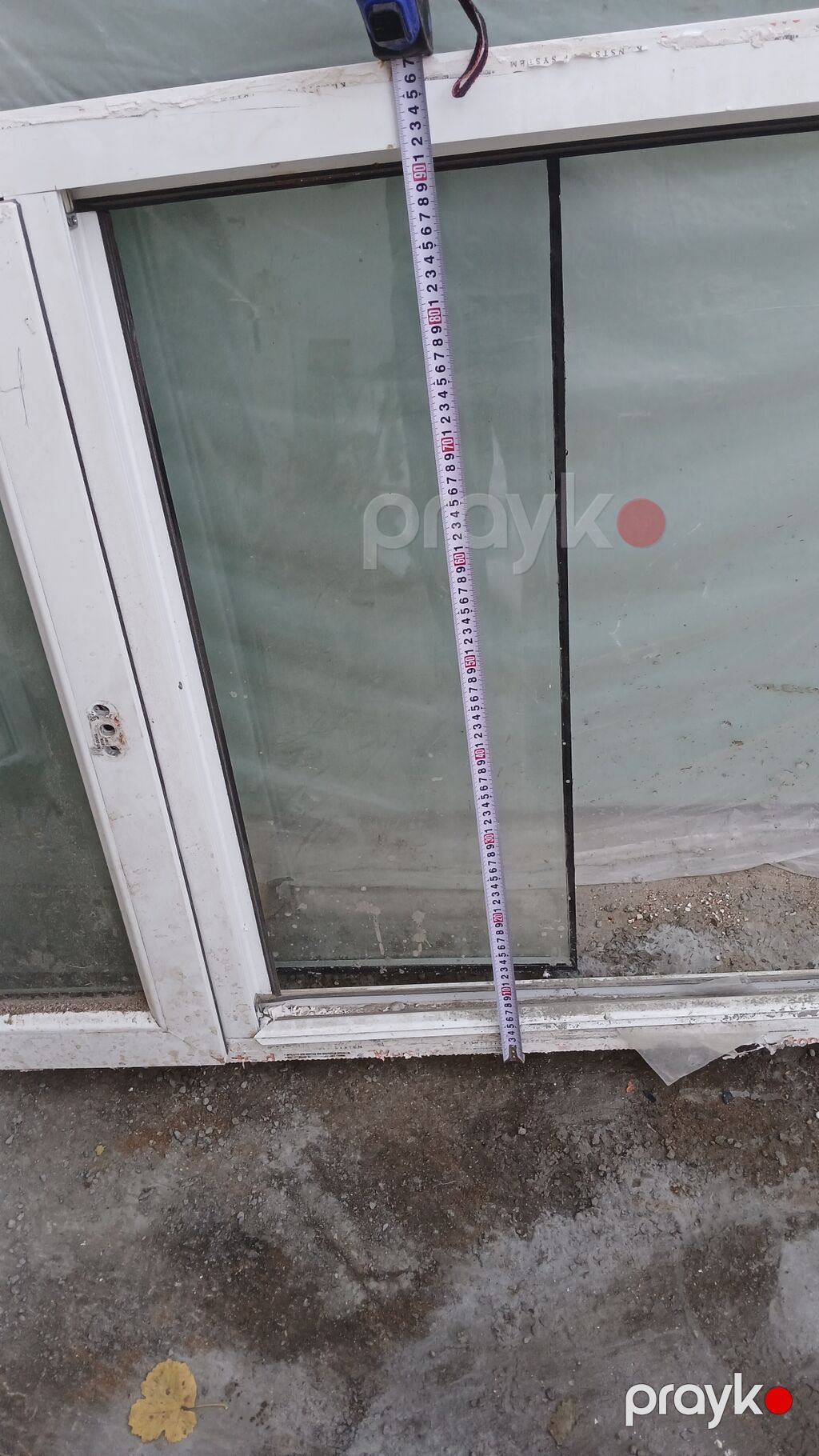 Plastik pəncərə usten cıxma sınıgı qırıgı yoxdur yaxşı veziyededir eni — Mallar, Bakı (2)