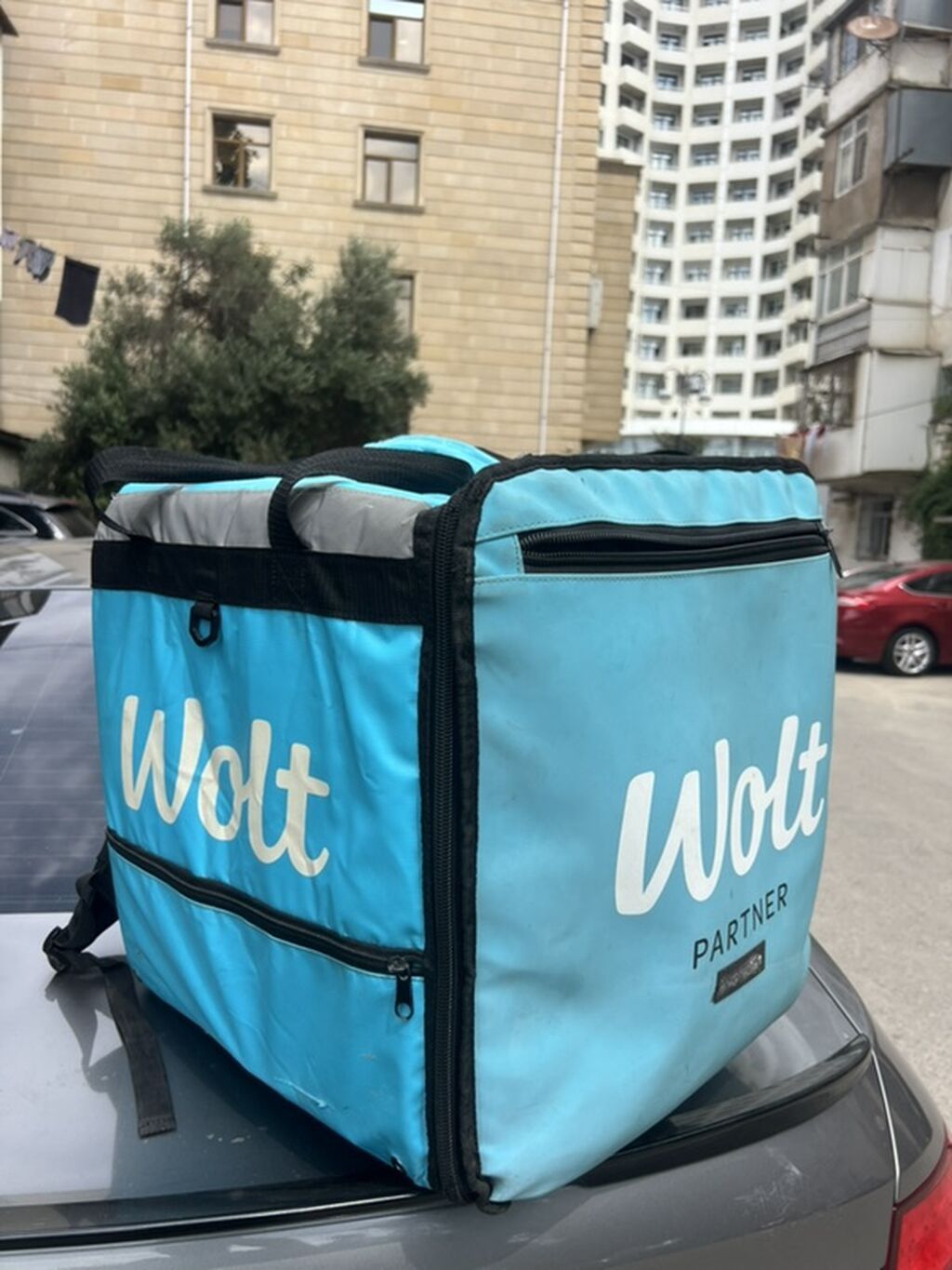 Wolt çatdırılma çantası Yenisi 35 manat İşlənmiş 25 manat Skuter və — Mallar, Xırdalan (2)
