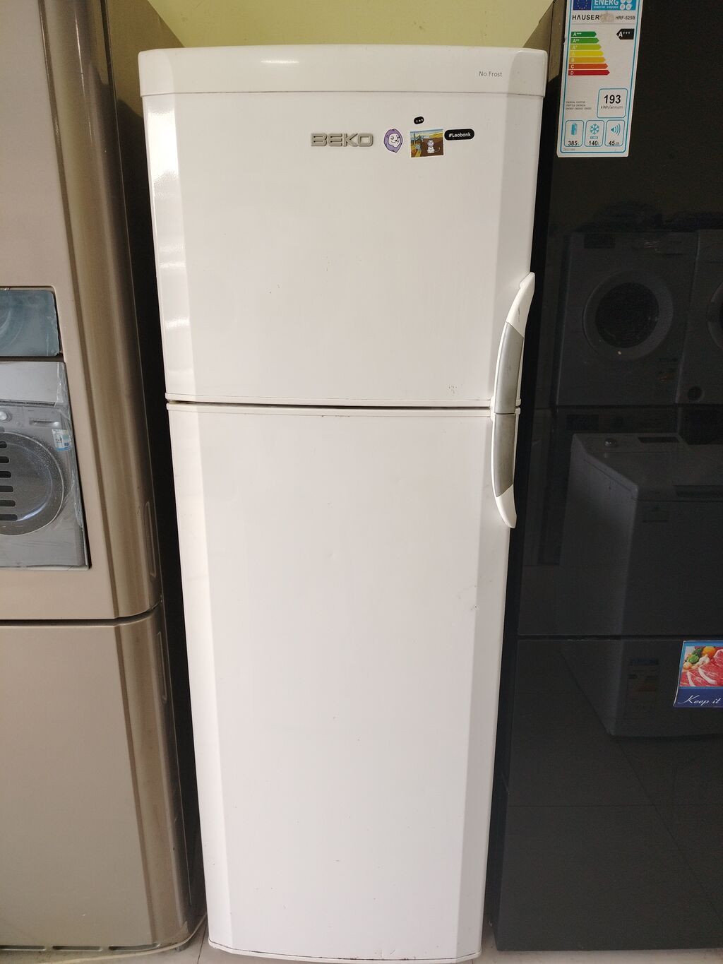 Beko markalı, ikiqapılı soyuducu. Klassik ağ rəngdədir və üst — Soyuducular, Bakı