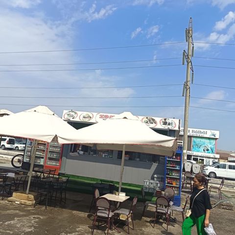 Zam-Zam – küçə kafe və fast-food köşkü • Menyu: dönər, kabab — Bakı