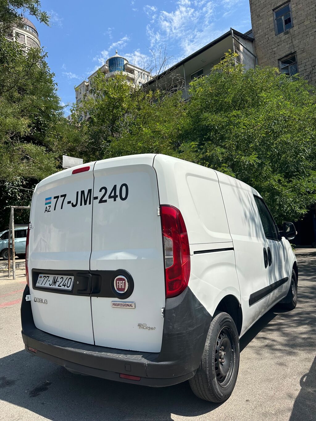 Fiat Doblo Cargo 1.3 MultiJet yük furgonu - Kuzov: ağ, 2 arxa qoşa — Avto, Digah (4)