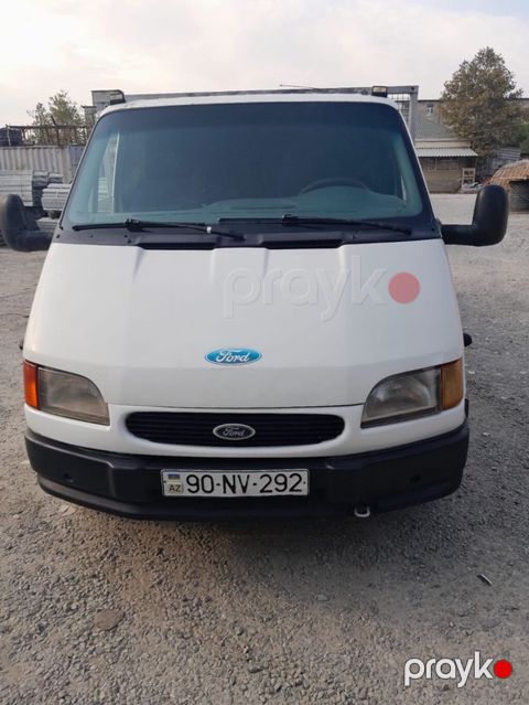 Marka: Ford Model: Transit Ban növü: Bortlu yük maşını Avtomobilin