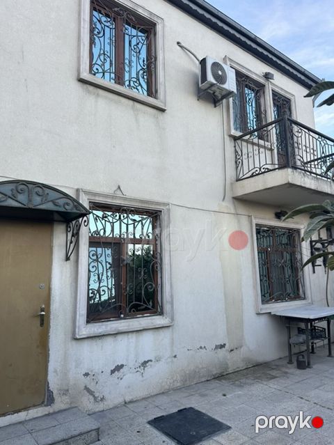 200 kv. m, 5 otaqlı, Kombi, Qaz, İşıq