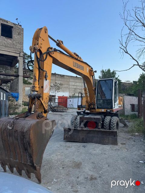Liebherr 904 təkərli ekskavator.İl 2000, işləmə saatı 27000, çox əla — Bakı
