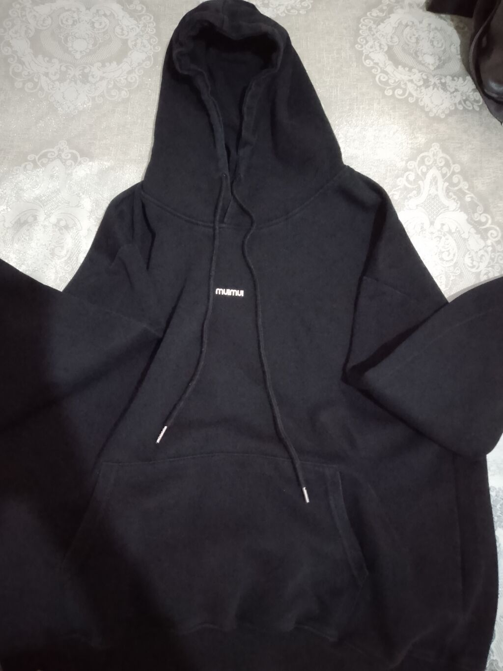 Qara rəngli kapüşonlu sviter (hoodie). Ön hissəsində kiçik ölçülü — Şəxsi əşyalar, Xırdalan (2)
