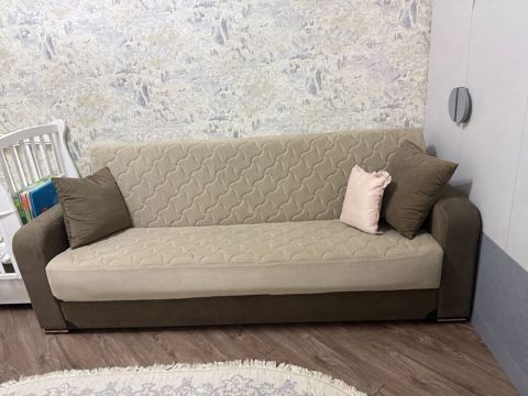 Perladan açılan bazalı divan satılır,yaxşı vəziyyətdədi.Qiymət — Nərmin — Диваны