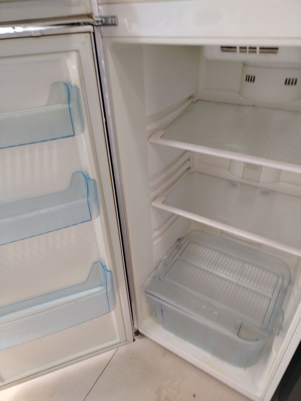 Beko markalı, ikiqapılı soyuducu. Klassik ağ rəngdədir və üst — Soyuducular, Bakı (4)