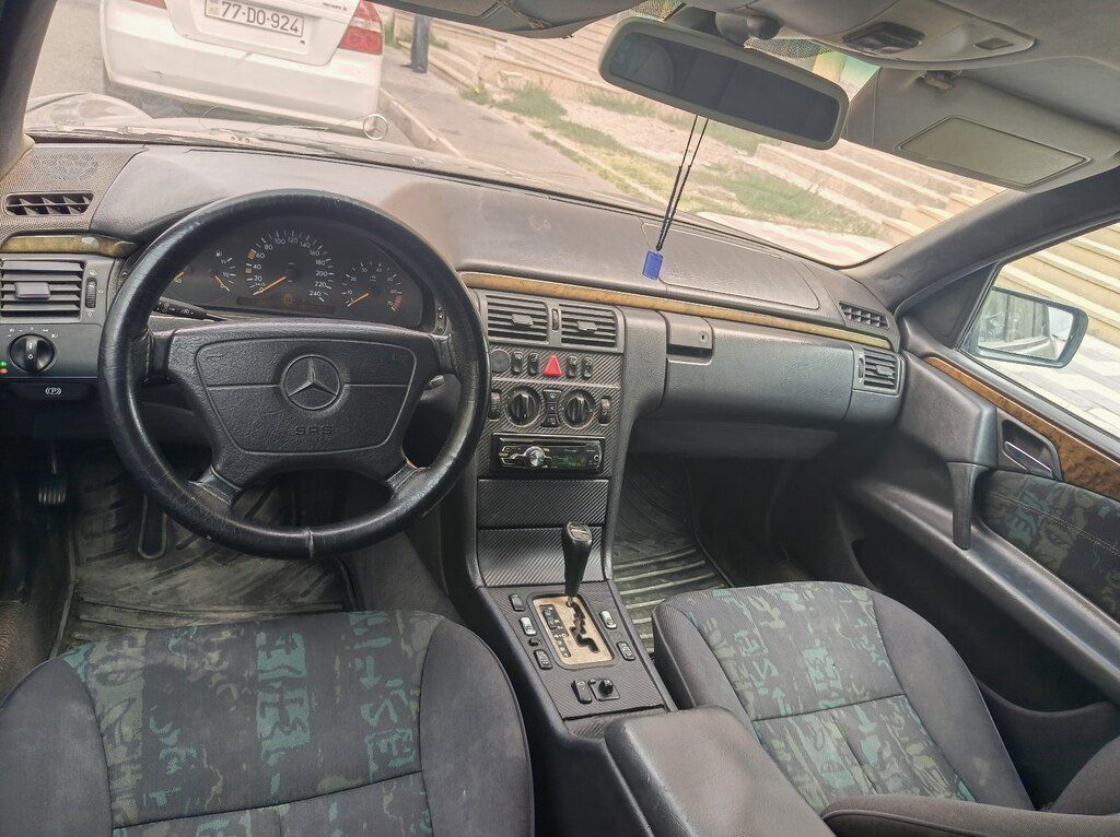 Mercedes E 240, 2.4 L, 1998 il, 300 000 km — Avtomobillər, Bakı (3)