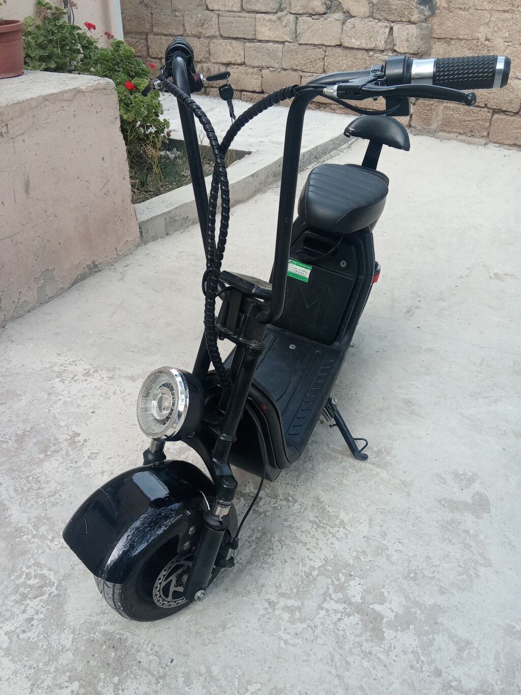 Elektrikli skuter satılır. Qara rəngli, oturacaqlı və kompakt dizayna — Avto, Bakı (4)