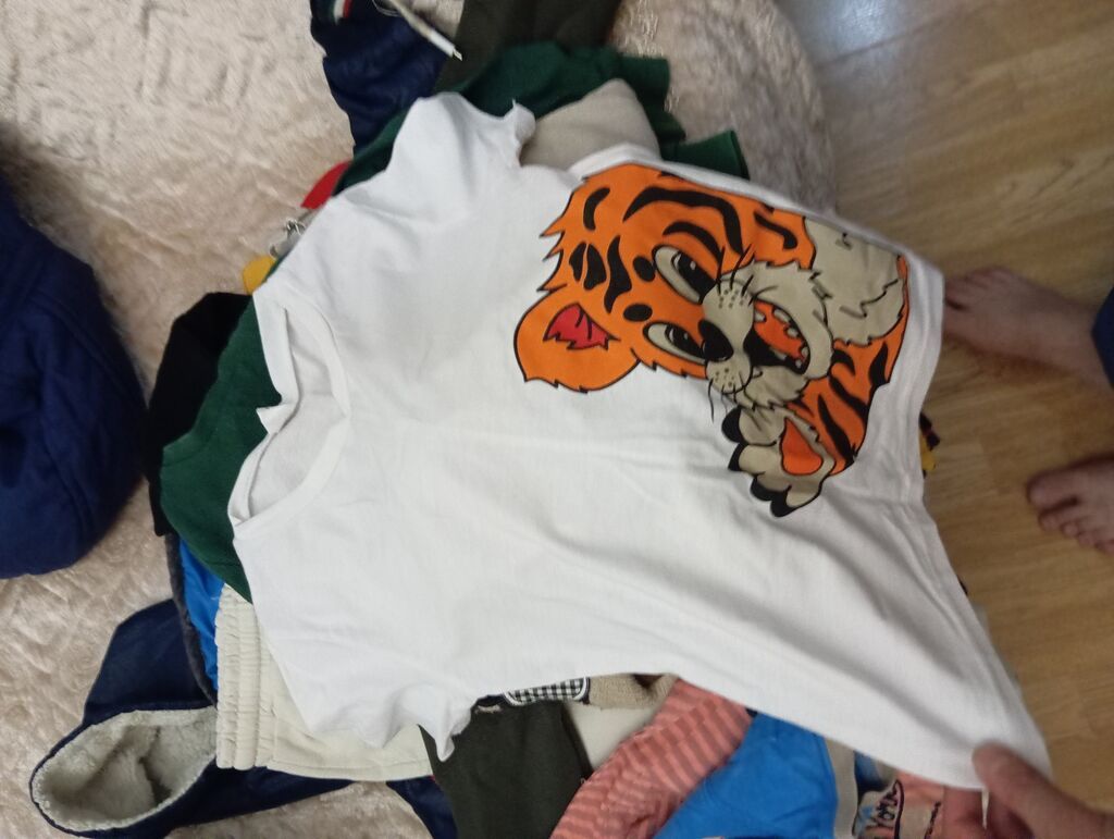 Uşaq geyimləri dəsti şekilde olan uşaq geyimlərinin hamsin bir — Mallar, Xırdalan (7)
