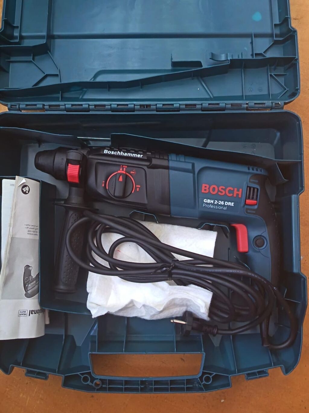 Bosch GBH 2-26 DRE Professional perforator. Alətin üzərində görünən — Perforatorlar, Bakı