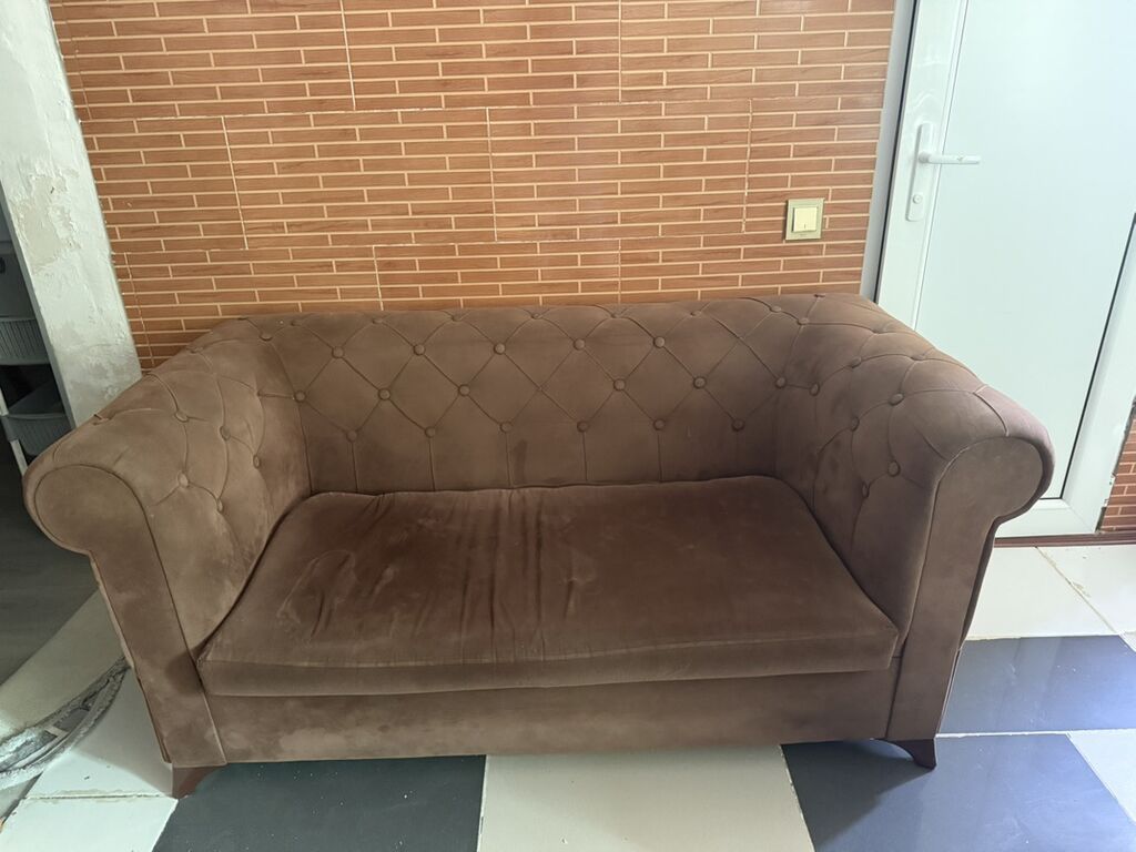 Klassik Chester üslubunda 2 nəfərlik divan. 1.20 uzunlugu var — Mebel, Bakı (2)