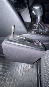 Avtomobil üçün tam audio sistemi - Ön paneldə idarəetmə bloku: səs — Electronics