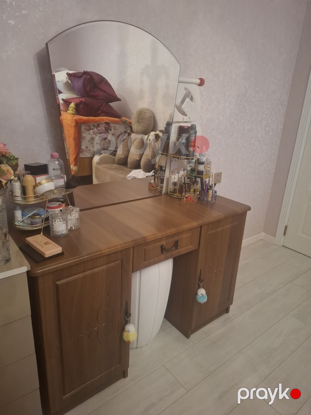 Yataq otağı mebel dəsti satılır. Dəstə şəkildə görünən əsas hissələr — Mebel, Bakı (3)