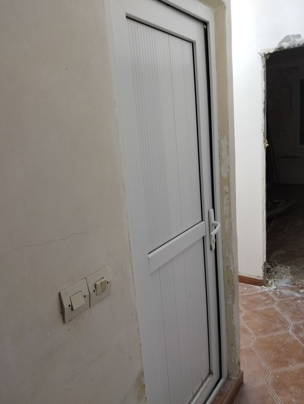 PVC tualet/hamam qapısı - Material: ağ rəngli PVC (plastik) profil — Mallar, Bakı