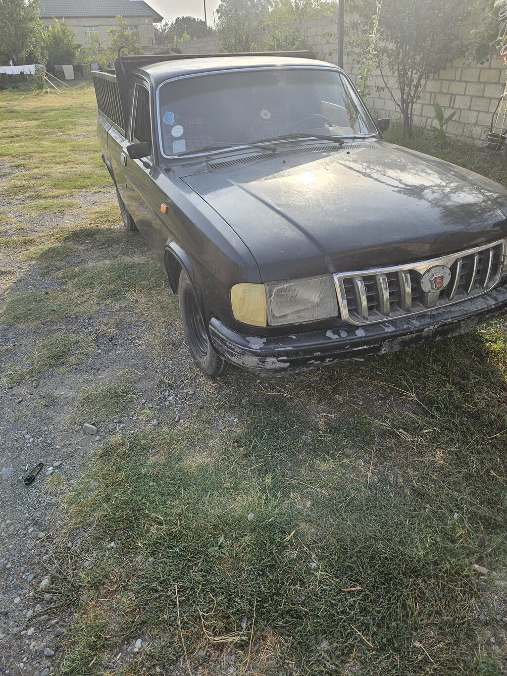 GAZ-24 “Volqa” əsasında yığılmış yük pikapı - Kuzov: Qara rəng, arxa — Yük maşınları, Bərdə (2)