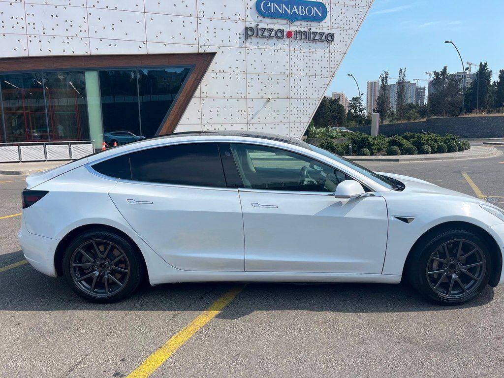 Tesla Model 3, 62 kWh, 2019 il, 262 000 km — Avtomobillər, Bakı (4)