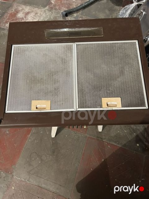 Mətbəx üçün aspirator başlığı satılır. Qəhvəyi korpuslu, klassik