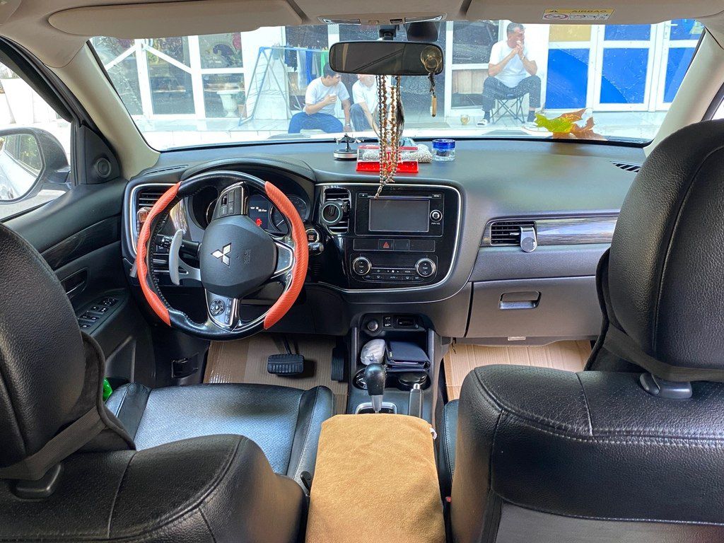 Mitsubishi Outlander, 3.0 L, 2015 il, 180 000 km — Avtomobillər, Mingəçevir (8)