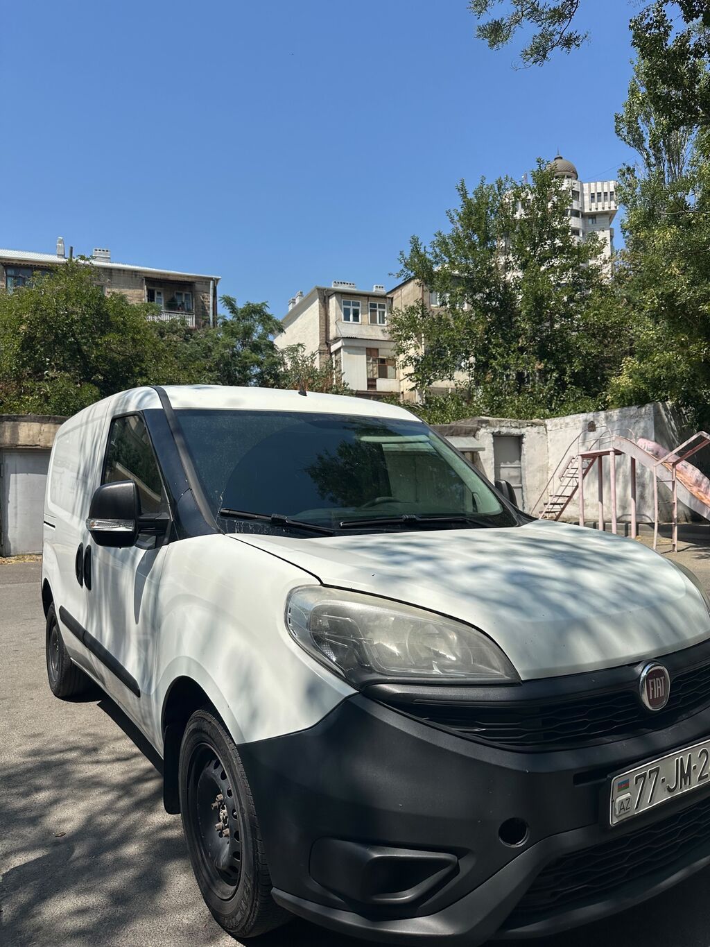 Fiat Doblo Cargo 1.3 MultiJet yük furgonu - Kuzov: ağ, 2 arxa qoşa — Avto, Digah (3)