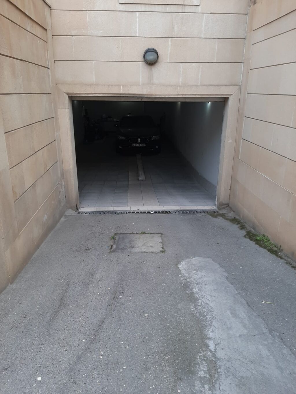 T. Əliyev küçəsində. Mülkiyyətdə 650m² olan. 7 sotda 4mərtəbəli 8 — Daşınmaz əmlak, Bakı (9)