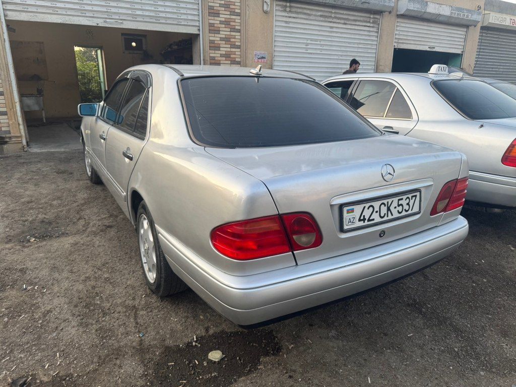 Mercedes E 200, 2.0 L, 1996 il, 584 965 km — Avtomobillər, Bərdə (3)